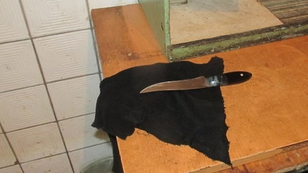 В Киеве мужчина, защищая мать, ударил ножом брата