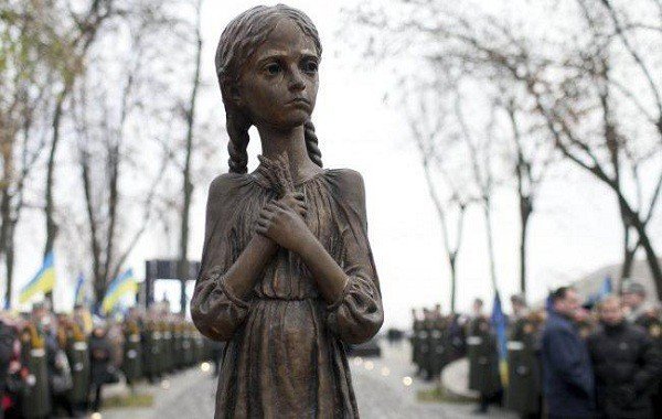 Сегодня в Украине проходит День памяти жертв голодоморов