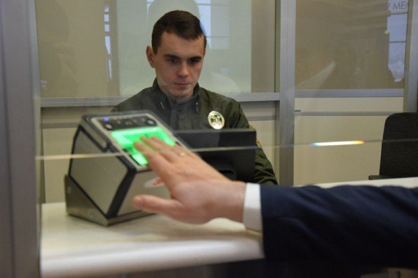Стало известно, когда заработает биометрический контроль на границе с Россией