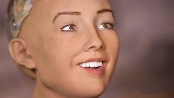 Человекоподобный робот София хочет изменить мир к лучшему