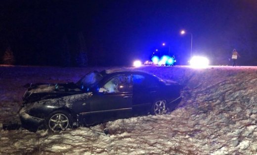 В Эстонии столкнулись два автомобиля Mercedes