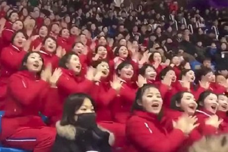 Северокорейские болельщики на Олимпиаде шокировали. Видео