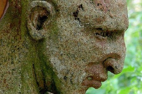 «С силой Геркулеса»: в Британии неизвестные похитили статую вместе с постаментом