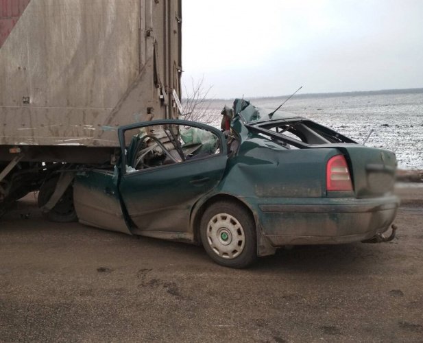 Смертельное ДТП на Кировоградщине: легковушка влетела в грузовик