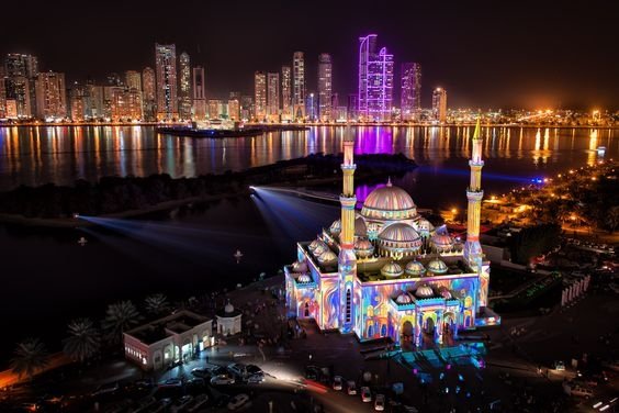 В Эмиратах состоялся грандиозный фестиваль света. Видео