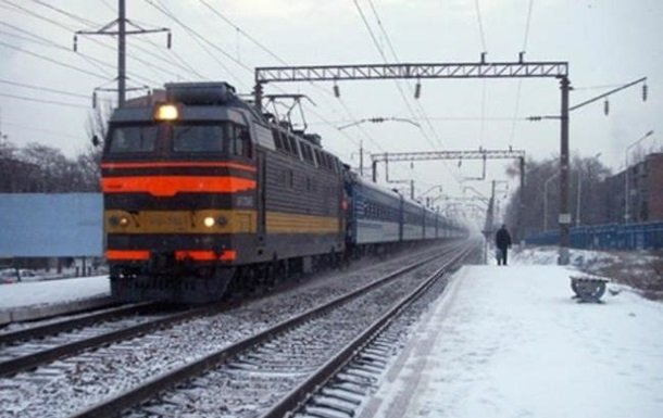 Шел в наушниках: возле Киева поезд насмерть сбил парня