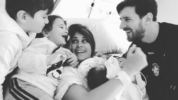 Жена Месси выложила первое фото с новорожденным сыном