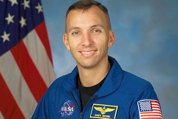 Астронавт NASA усыновил украинского мальчика 