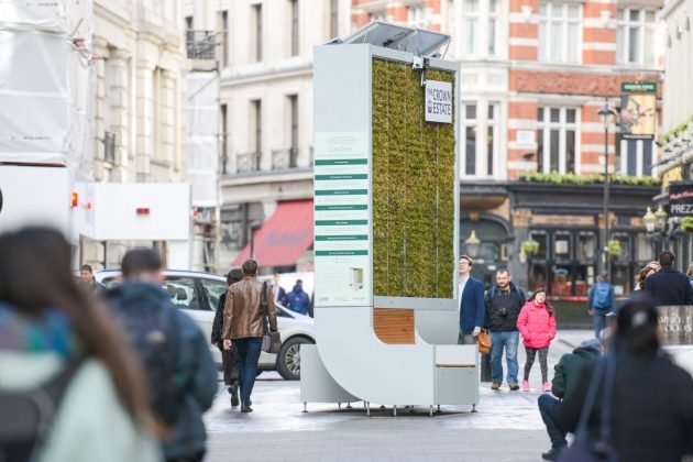 В Лондоне поставили первую скамейку "заменитель деревьев"