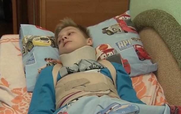 Не чувствовал ног: в Киеве школьники сломали однокласснику позвоночник