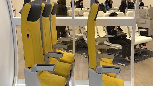 Реальный лоукост: итальянцы представили стоячие кресла для самолетов