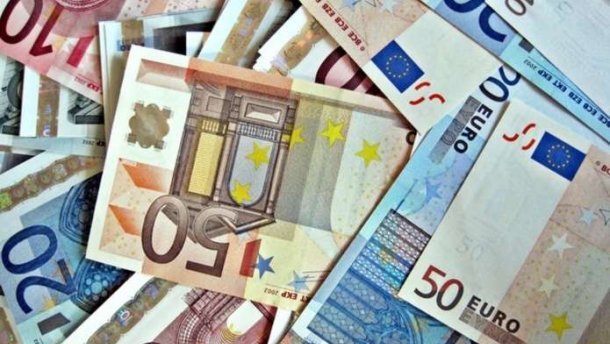 Официальный курс валют: евро подорожал на 16 копеек 