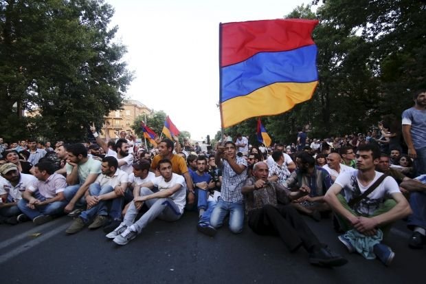 Лидер армянской оппозиции призвал к новым протестам