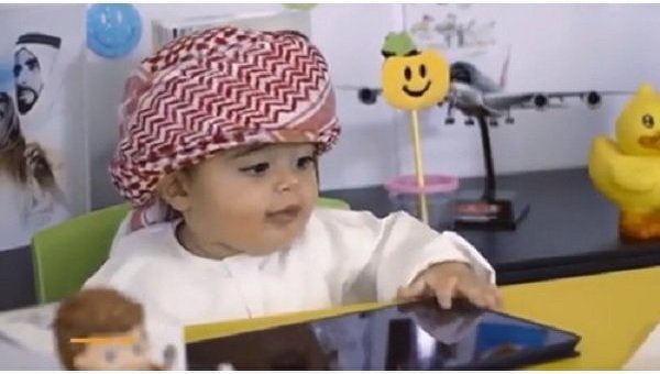 Мимишность зашкаливает: в аэропорту Дубая работает 8-месячный малыш