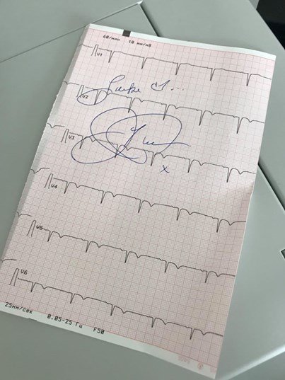 Экс-вокалист Deep Purple оставил автограф на своей кардиограмме