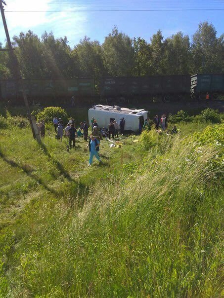 В России поезд врезался в автобус с музыкантами, есть жертвы