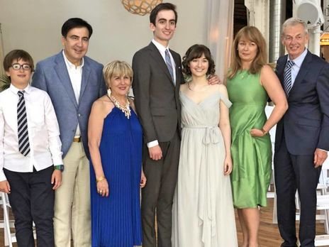 Саакашвили показал снимок со свадьбы сына