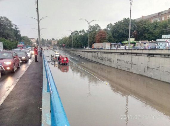 В Киеве ликвидируют последствия потопа