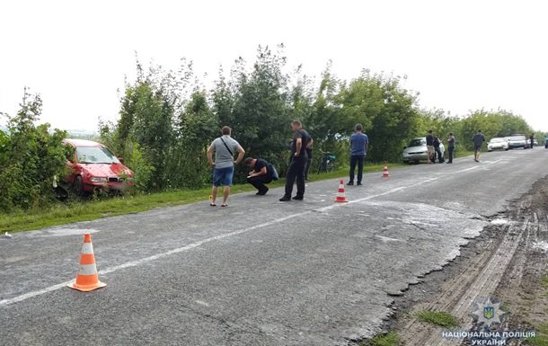В Рівненській області машина збила жінку з двома дітьми