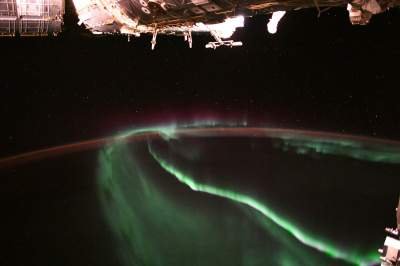 Німецький космонавт показав неймовірне фото полярного сяйва з космосу