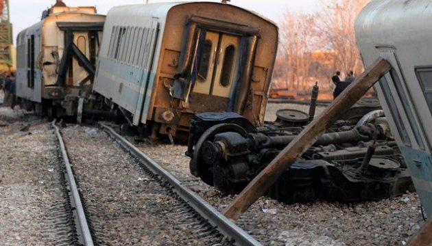 Зіткнення потягів в ПАР: постраждало близько ста людей