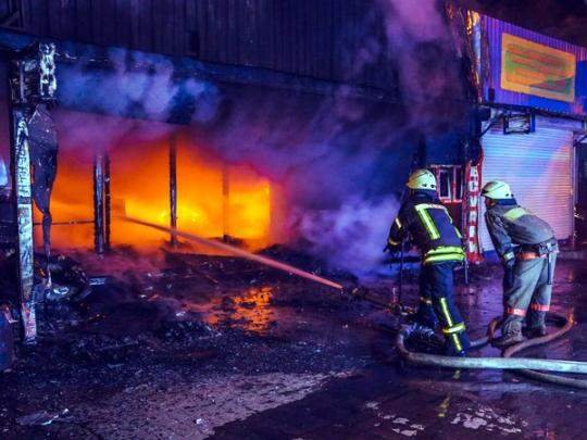 З'явилося відео великої пожежі на одному з ринків Києва 