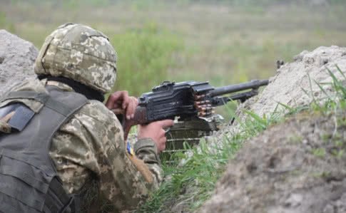 Доба в ООС: бойовики 26 разів обстріляли українських військових