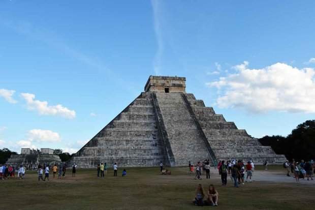 Тунель мертвих знайшли у стародавній мексиканській піраміді 
