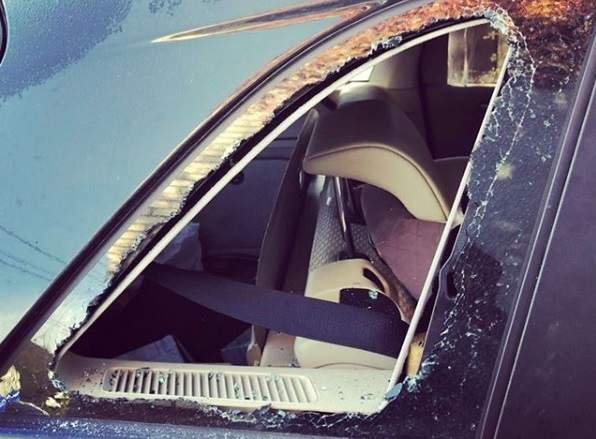 Вандали розбили авто відомому українському співакові