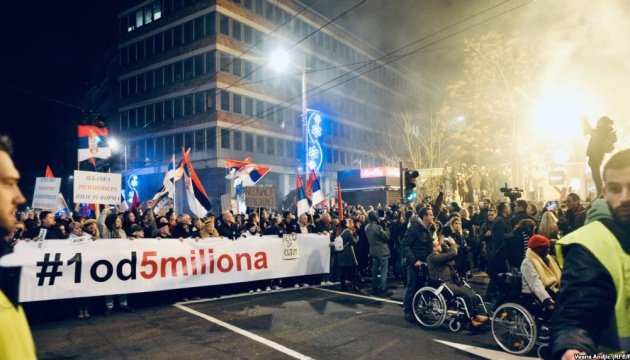 У Сербії розгорілися масові протести