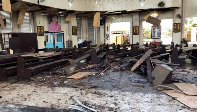 На Філіппінах вибухнули дві бомби біля церкви, є жертви