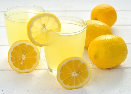 Вода з лимоном: чому її популярність зростає