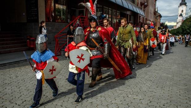 Середньовіччя в Ужгороді: у місті відбувся лицарський фестиваль
