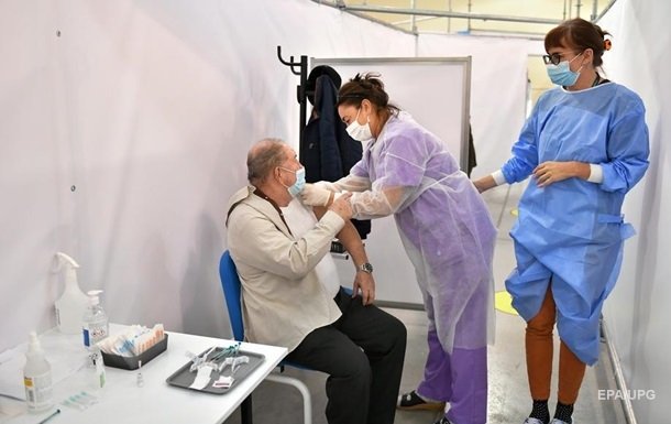 Стало відомо, коли Україна отримає перші вакцини від COVAX