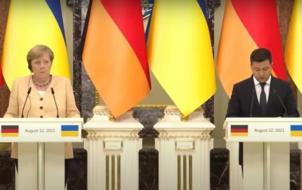 Зеленський та Меркель провели переговори: подробиці