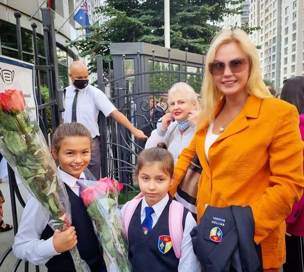 Українські зірки провели дітлахів до школи: яскраві фото
