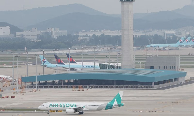 Воздушные шары Северной Кореи, наполненные мусором, привели к закрытию аэропорта Сеула