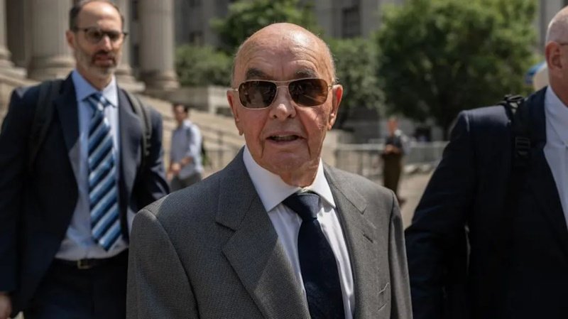 Британский миллиардер Джо Льюис помилован Трампом