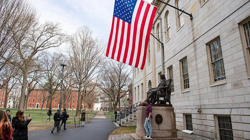 Пентагон разрывает связи с Гарвардом
